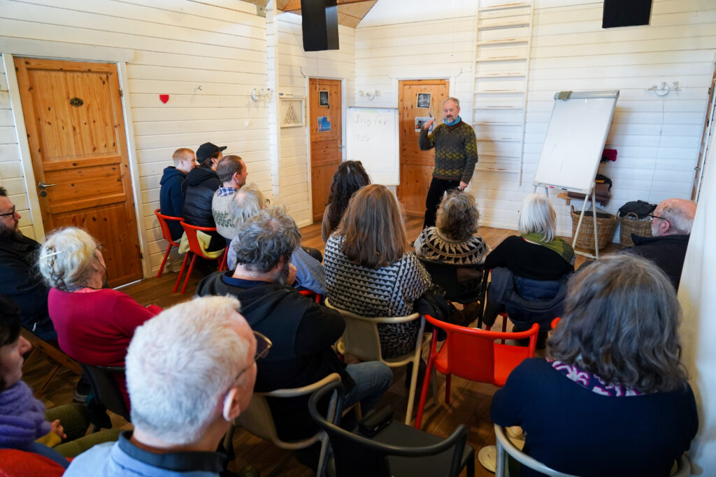 Foredraget kærlighed og spildevand til Samlingskraft arrangementet i Økolandsbyen Hallingelille